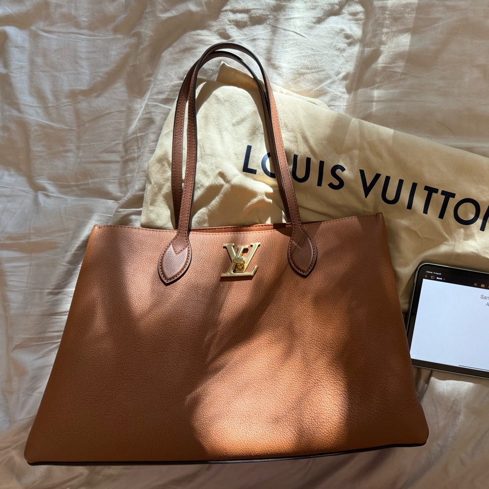 Louis Vuitton LockMe Shopper! Rare!
